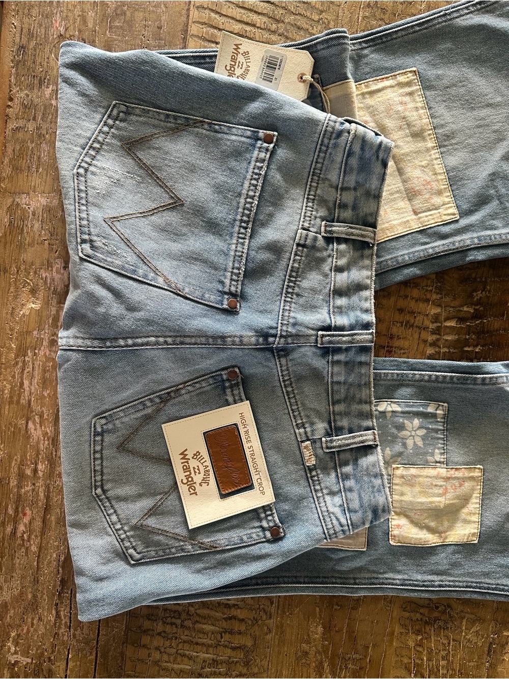 Billabong x Wrangler Light Wash Women’s Jeans with Patch Detail - Picture 5 of 6